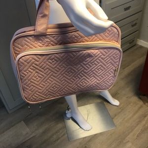 Travel toiletries bag